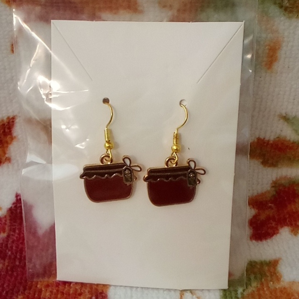 Honey Pot Earrings 🍯